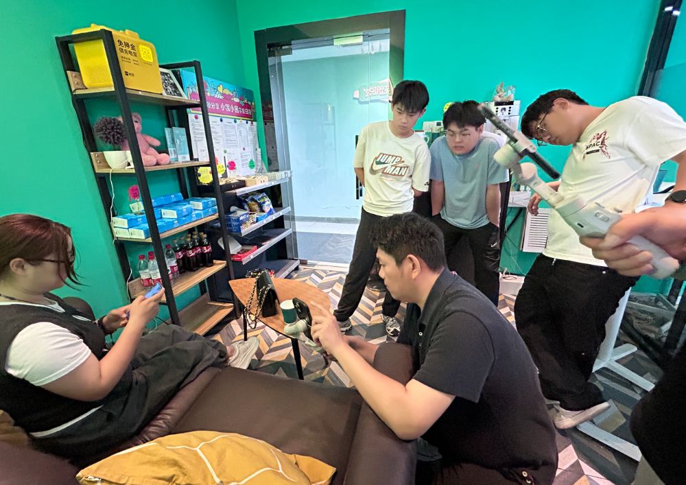 从深圳到企业培训课堂：自由购服装高定企业为什么选择AI+短视频赋能？